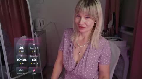 Snapshot of julvilnet chatting on 12-03-24, 05:20 Julia online show from 12-03-24, 05:20