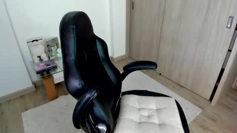 july_correa online show from 10-03-25, 11:35