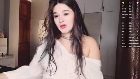 Snapshot of july_slowdive chatting on 11-13-25, 06:23 Julie online show from 11-13-25, 06:23