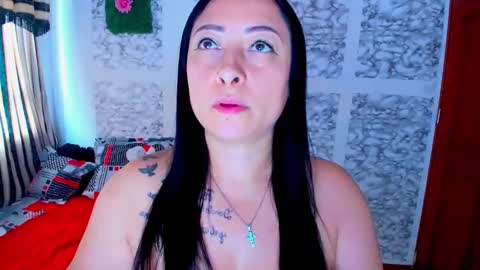 Snapshot of julybravo chatting on 01-06-26, 07:17 juliana online show from 01-06-26, 07:17