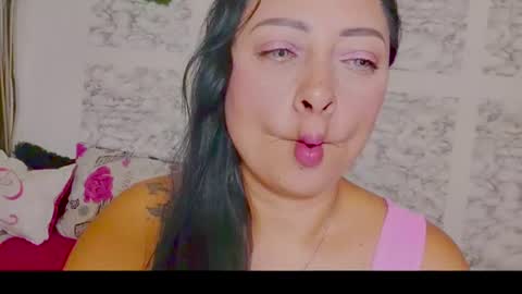 Snapshot of julybravo chatting on 06-26-26, 10:58 juliana online show from 06-26-26, 10:58