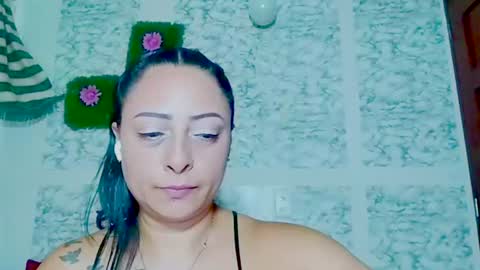 Snapshot of julybravo chatting on 07-05-26, 10:17 juliana online show from 07-05-26, 10:17