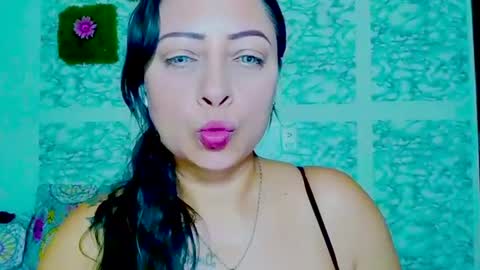 Snapshot of julybravo chatting on 07-24-26, 11:25 juliana online show from 07-24-26, 11:25