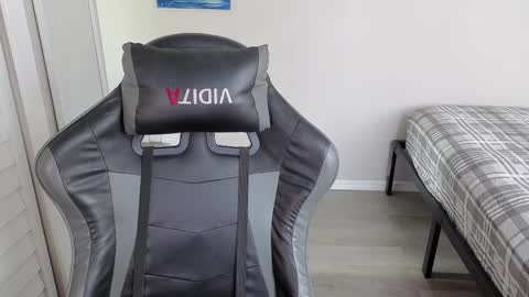 julyclb online show from 01-14-26, 03:06