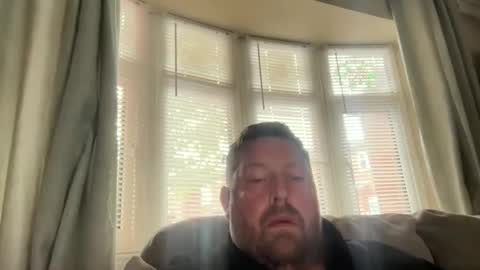 Snapshot of junky345 chatting on 09-10-25, 11:43 Junky online show from 09-10-25, 11:43