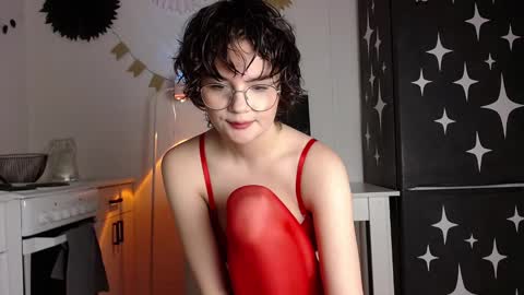 Snapshot of junnewers chatting on 12-21-25, 05:20 JunneWers online show from 12-21-25, 05:20