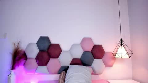 Jupiter Fox online show from 09-15-25, 11:05