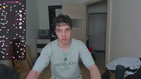 Snapshot of just_edwins chatting on 06-14-26, 03:03 Edwins online show from 06-14-26, 03:03