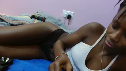 Snapshot of just_isla chatting on 01-14-26, 02:55 Sexy Isla online show from 01-14-26, 02:55