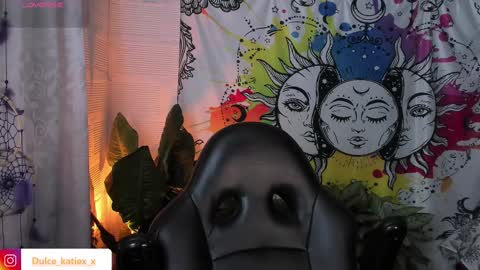 Snapshot of just_katiex chatting on 02-19-25, 10:12 Sofia online show from 02-19-25, 10:12