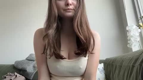 Snapshot of justababydoll chatting on 06-18-26, 08:35 Stella online show from 06-18-26, 08:35