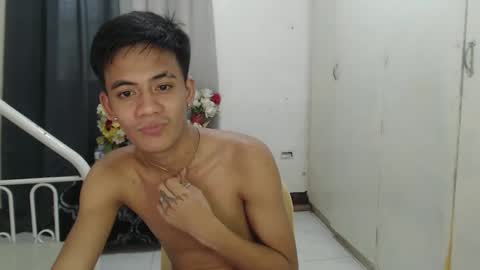 Snapshot of justcallme_jade chatting on 05-19-26, 04:52 Jade online show from 05-19-26, 04:52