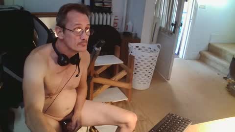 Snapshot of justdoug999 chatting on 09-28-25, 09:09 BetaDougie online show from 09-28-25, 09:09