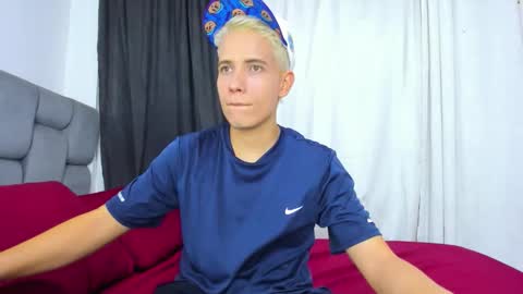 Snapshot of justin_biker chatting on 10-28-25, 04:27 justin_biker online show from 10-28-25, 04:27