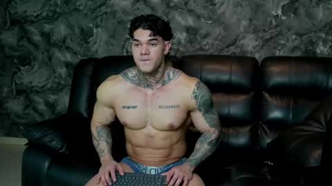 Snapshot of justin_clark1 chatting on 03-10-26, 03:44 justin clark1 online show from 03-10-26, 03:44