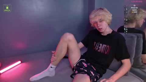 justTEEN online show from 04-22-26, 10:17