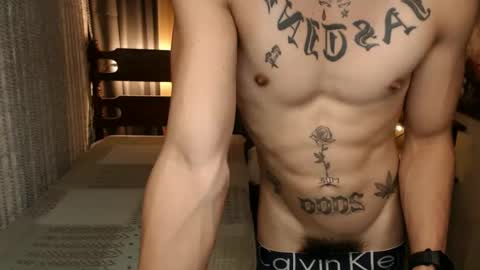 Snapshot of justine_hunk chatting on 02-19-25, 08:33 justine_hunk online show from 02-19-25, 08:33