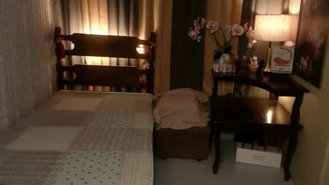 Snapshot of justine_hunk chatting on 11-17-25, 07:36 justine_hunk online show from 11-17-25, 07:36