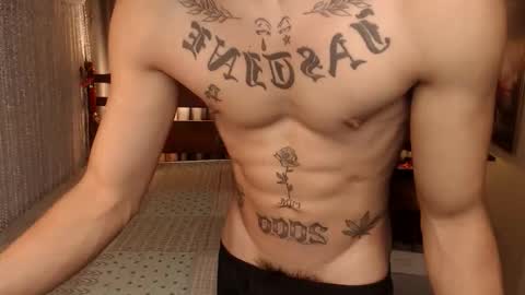 Snapshot of justine_hunk chatting on 01-06-26, 05:44 justine_hunk online show from 01-06-26, 05:44