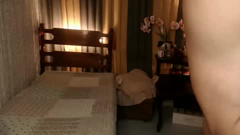 Snapshot of justine_hunk chatting on 03-01-26, 04:36 justine_hunk online show from 03-01-26, 04:36