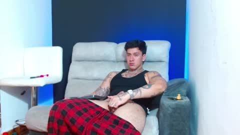 justinfuller_31 online show from 03-10-26, 04:28