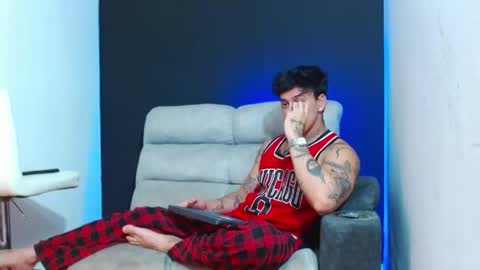 justinfuller_31 online show from 05-18-26, 03:02