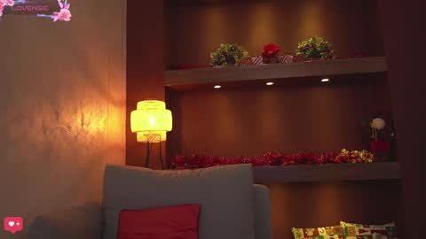 Snapshot of justinnejade chatting on 12-16-24, 12:38 Justy online show from 12-16-24, 12:38