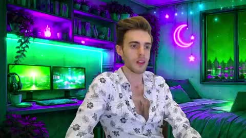 Snapshot of justinnordick chatting on 05-27-26, 05:59 Hologram Guy online show from 05-27-26, 05:59