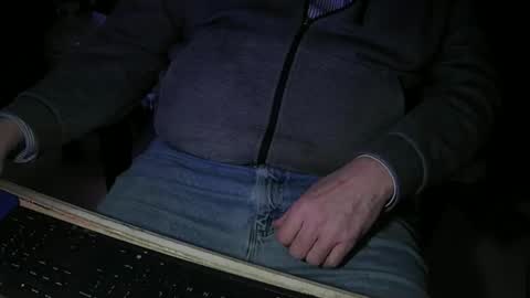 Snapshot of justme39057 chatting on 01-13-26, 09:42 Justme39057 online show from 01-13-26, 09:42