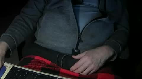 Snapshot of justme39057 chatting on 02-17-26, 04:35 Justme39057 online show from 02-17-26, 04:35