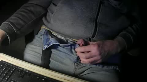 Snapshot of justme39057 chatting on 03-17-26, 05:05 Justme39057 online show from 03-17-26, 05:05