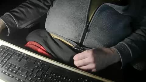 Snapshot of justme39057 chatting on 03-30-26, 04:19 Justme39057 online show from 03-30-26, 04:19