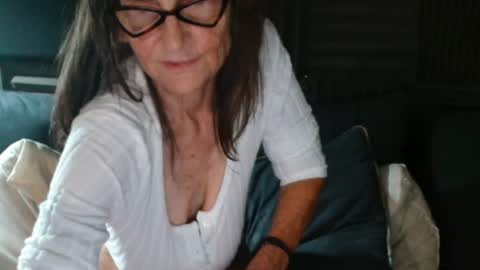 Bev aka Diamond online show from 06-18-26, 09:14