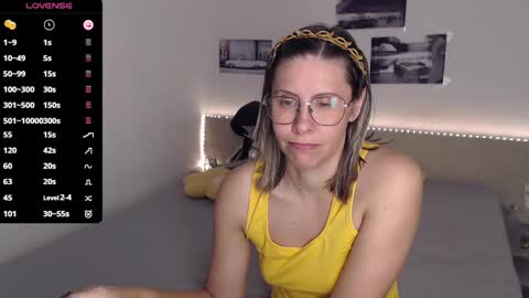 Julie online show from 10-02-25, 03:57