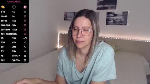 Julie online show from 11-11-25, 04:56