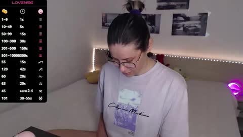 Julie online show from 04-24-26, 04:09