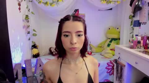 Mia online show from 12-20-25, 12:07