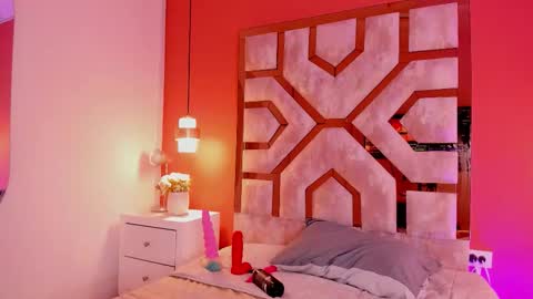 Mia online show from 02-20-26, 06:26