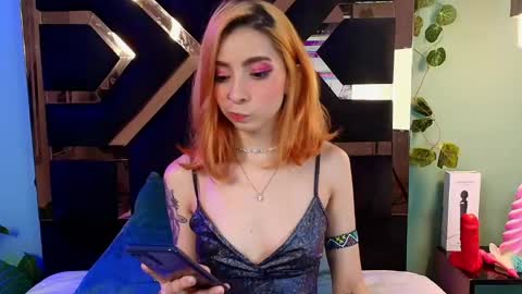 Mia online show from 05-25-26, 08:48