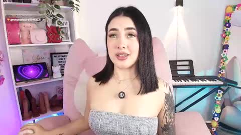 Emy online show from 04-18-26, 03:43