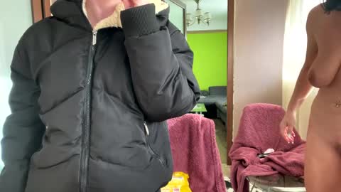 Snapshot of justonetime333 chatting on 02-23-25, 06:39 Ana online show from 02-23-25, 06:39