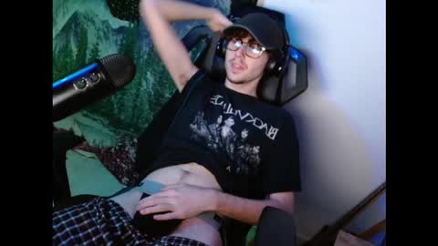 Snapshot of juststonie chatting on 11-19-25, 01:05 juststonie online show from 11-19-25, 01:05