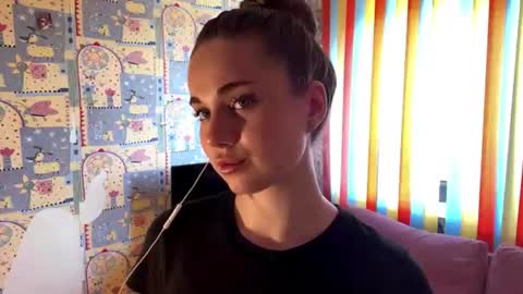 Melissa online show from 06-10-26, 05:07