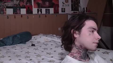 Snapshot of juuzou_kit chatting on 12-16-25, 12:54 Juuzou hehim u can call me Juz online show from 12-16-25, 12:54