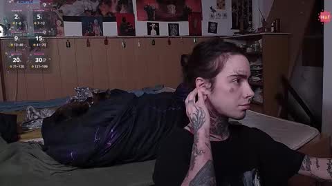 Snapshot of juuzou_kit chatting on 01-11-26, 08:03 Juuzou hehim u can call me Juz online show from 01-11-26, 08:03