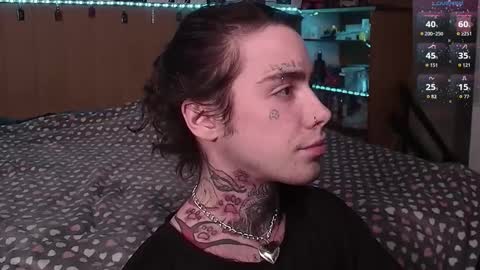 Snapshot of juuzou_kit chatting on 02-08-26, 05:27 Juuzou hehim u can call me Juz online show from 02-08-26, 05:27