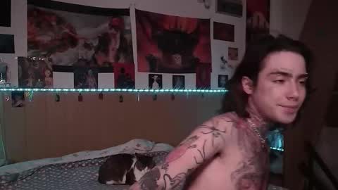 Snapshot of juuzou_kit chatting on 02-09-26, 06:23 Juuzou hehim u can call me Juz online show from 02-09-26, 06:23