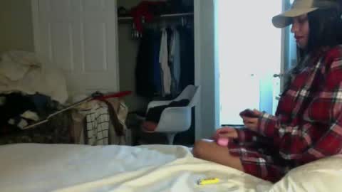 J and Sugar snap pea online show from 01-06-26, 08:45