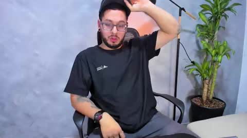 Snapshot of kaan_drakoss chatting on 03-30-26, 03:18 Kaan Annie online show from 03-30-26, 03:18