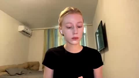 Snapshot of kacicasal chatting on 07-16-26, 12:11 Mia 1st day here online show from 07-16-26, 12:11